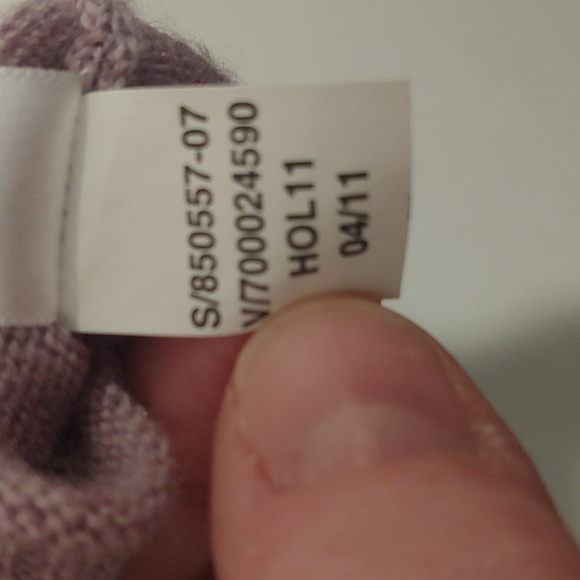Gap Brand Lavender Purple wool sweater large. 78% Wool. - Picture 7 of 7